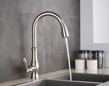 Retractable kitchen faucet in gold, black and silver